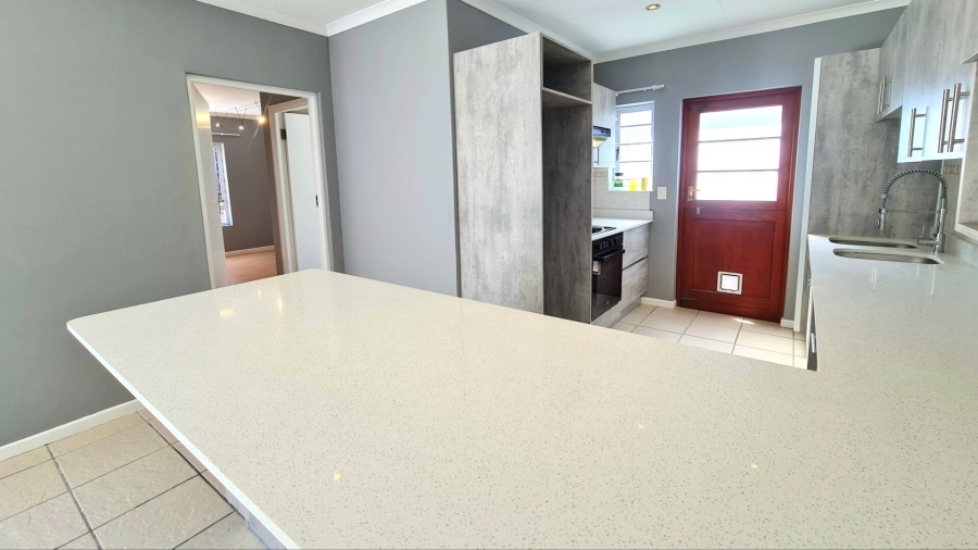 To Let 3 Bedroom Property for Rent in Old Place Western Cape